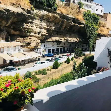 Casa Bajo La Roca Сasa de vacaciones *